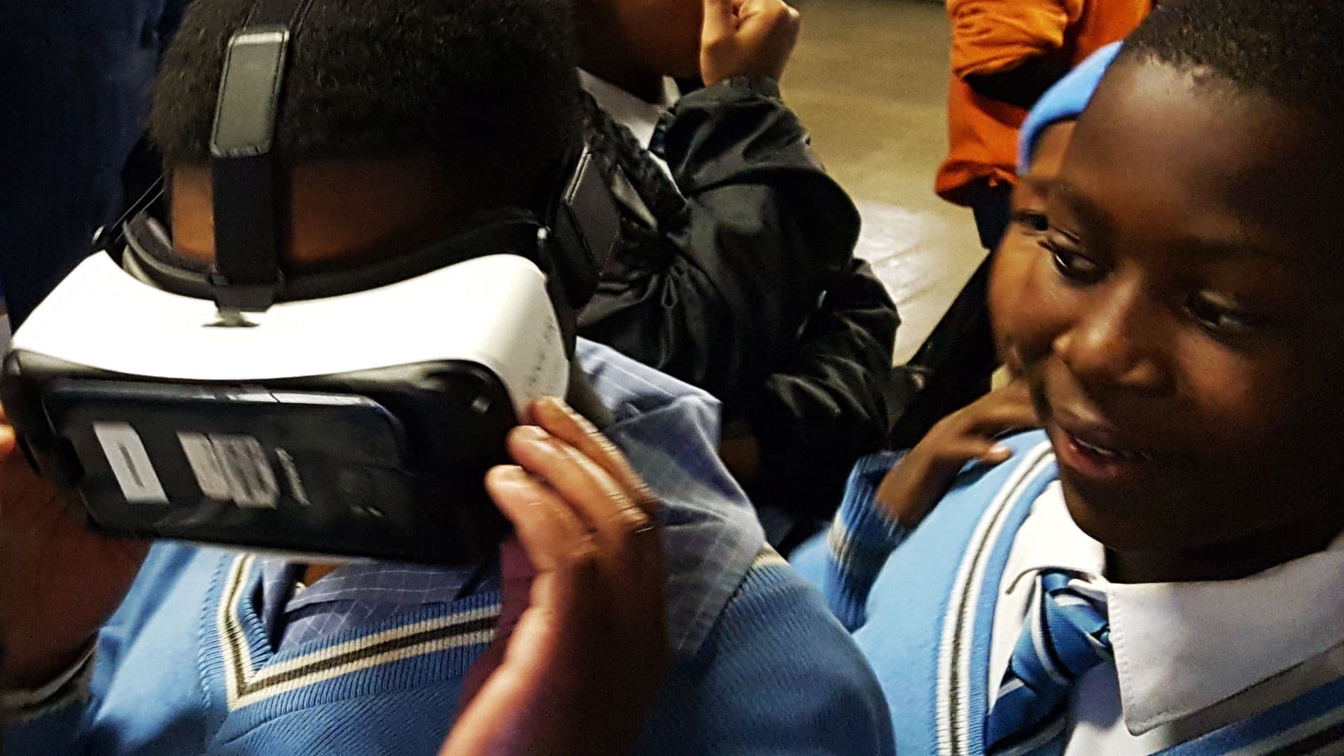 Virtual Reality in Education: Transforming Learning Through Immersive Experiences