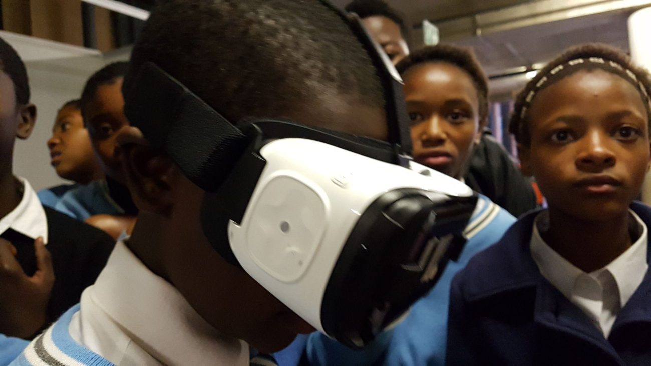 implementing-virtual-reality-in-educational-institutions-1300x731.jpg